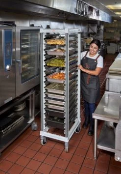 Chariot Plastique Sens Largeur GN 1/1 18 Niveaux Camshelving Cambro -Ustensiles De Cuisine Boutique CAMBRO ambiance UGNPR11F18480 B1RK 0920 s09 web image b0bd